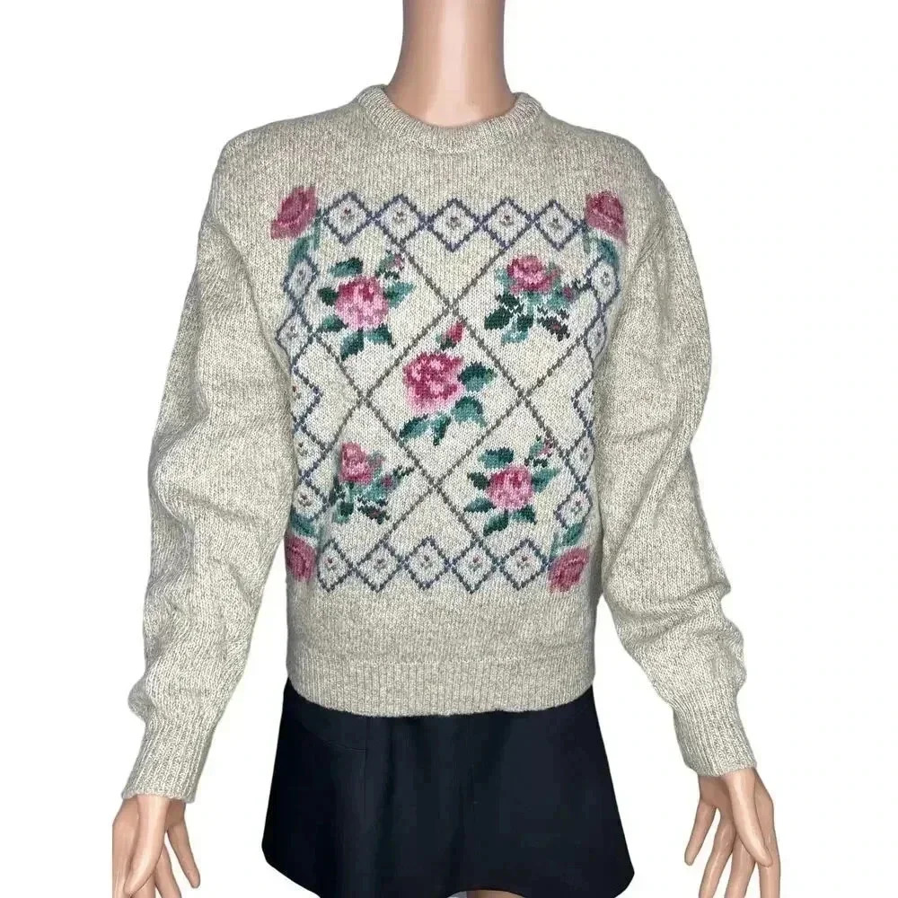 Eddie Bauer women’s Wool country Floral knit crewneck sweater wool blend size M